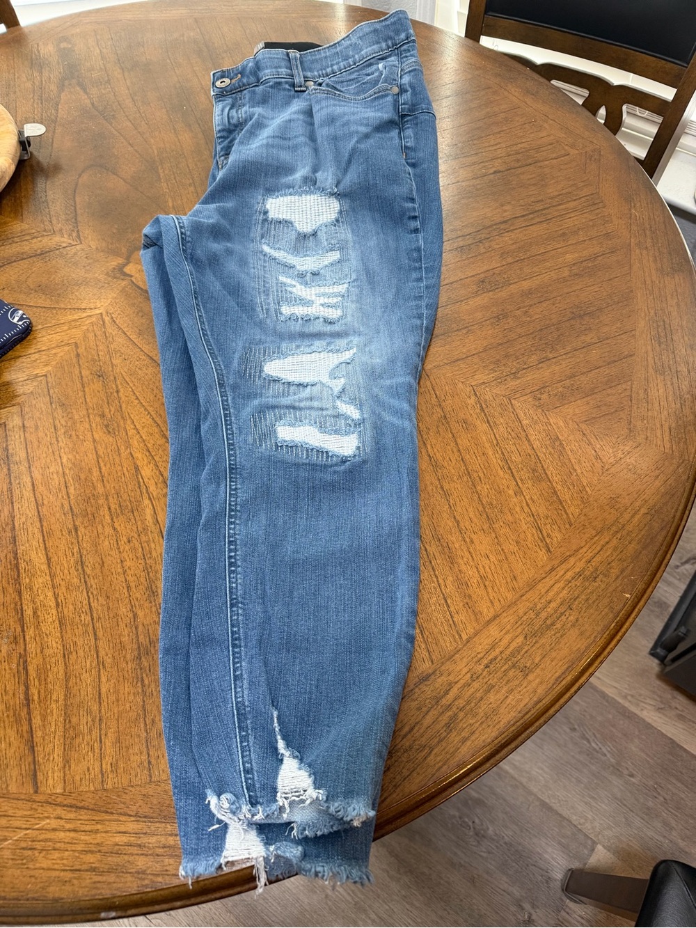 Torrid Bombshell Skinny Jeans Size 22 short Distressed Premium Stretch Raw Hem